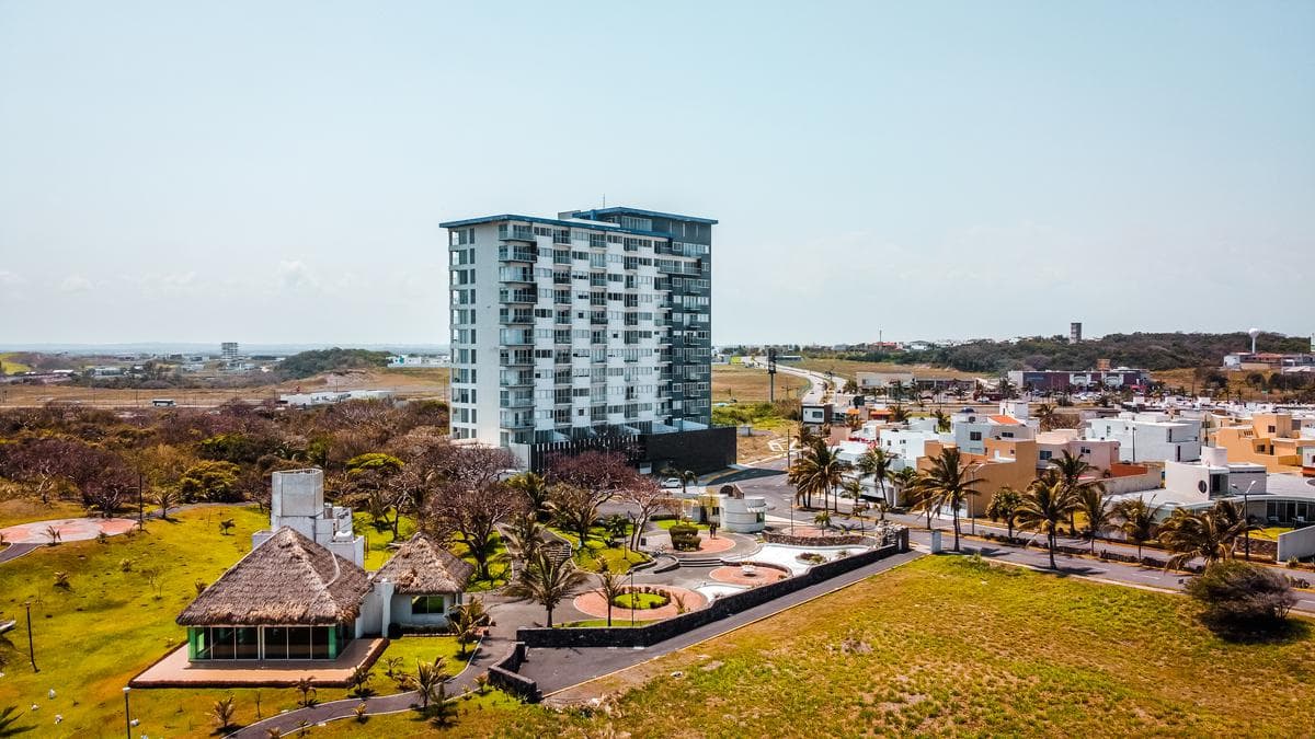 PLAYAS DEL CONCHAL, Departamento en VENTA con VISTA AL MAR, 2 recámaras y ALBERCA - 1