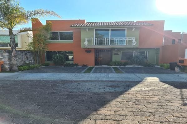Casa en santa maria en privado, amplia, estudio, cuarto empleada - 1