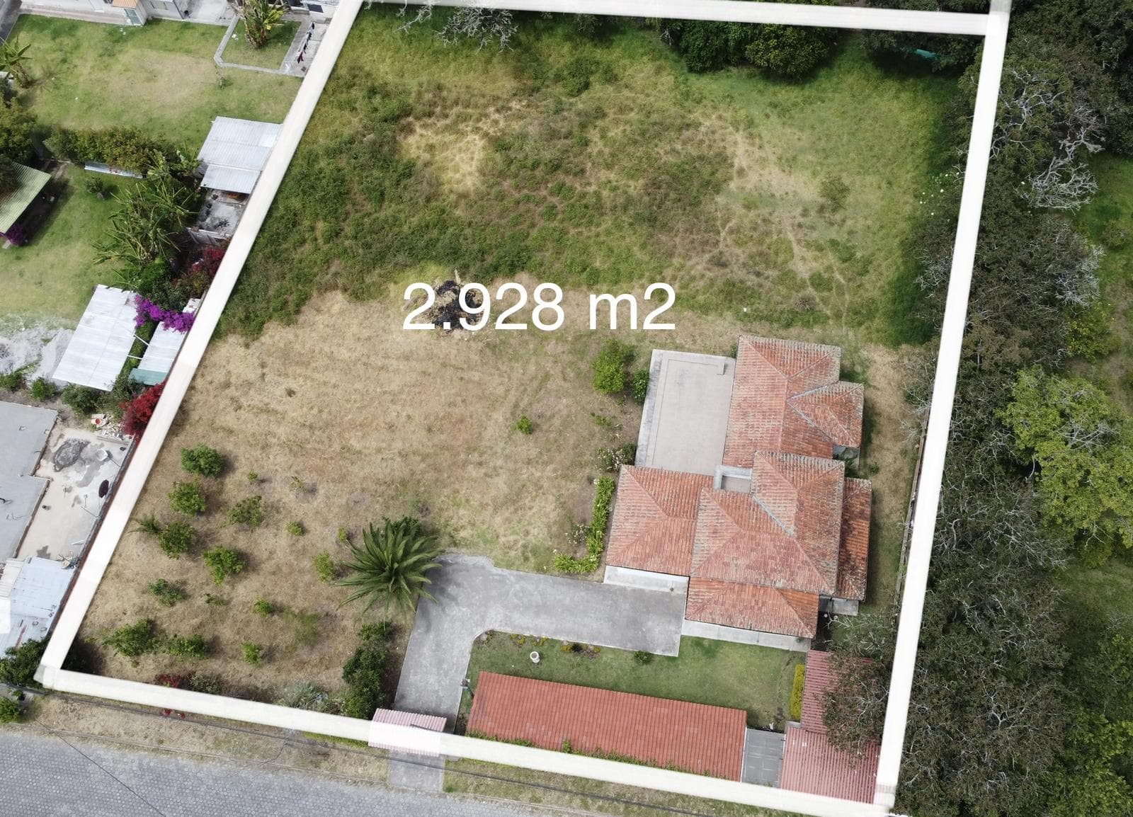 PUEMBO - VIA ARRAYANES 2928 M2 TERRENO INDEPENDIENTE EN RENTA CON CASA - 1