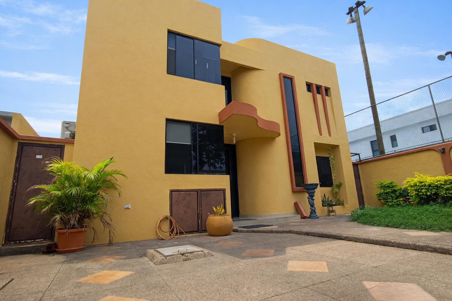 Venta Casa Urb. Santa María de Casa Grande con Piscina y Jacuzzi, La Aurora Daule, m.z. - 1