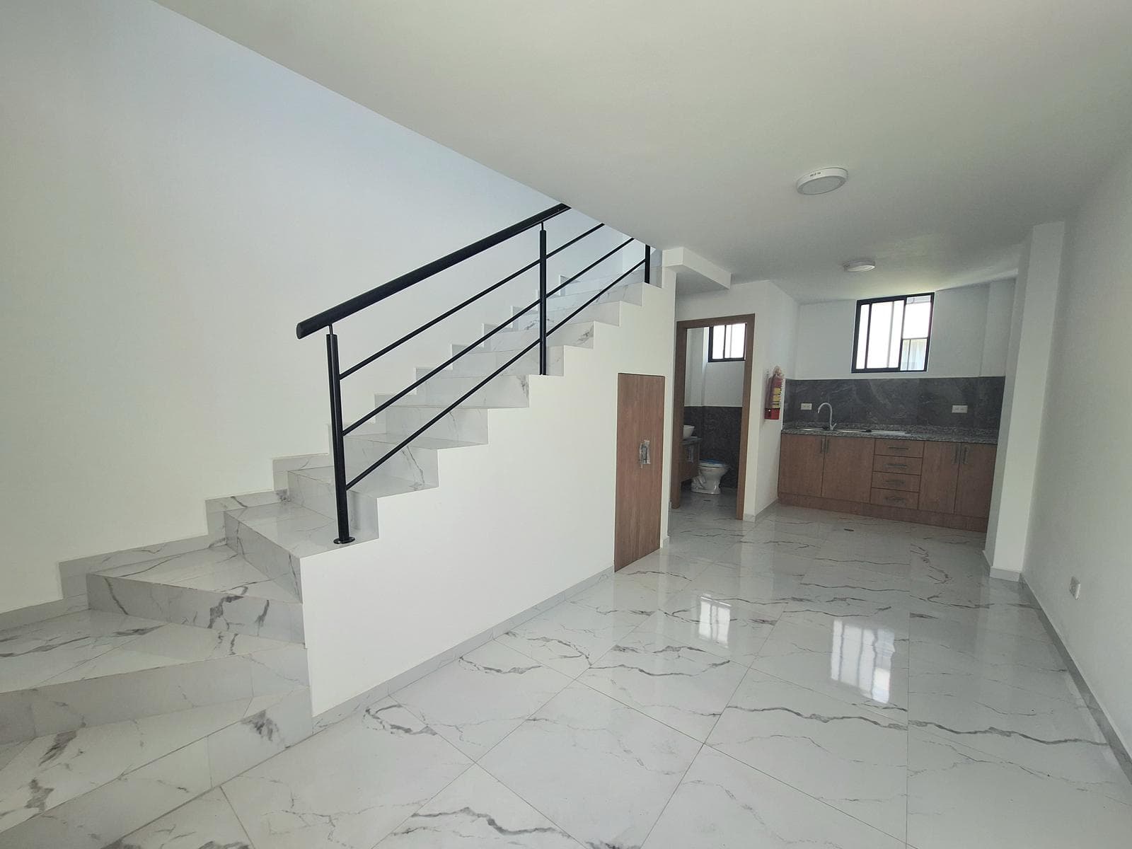 Suite de venta, con parqueadero, en Llano Grande - 1
