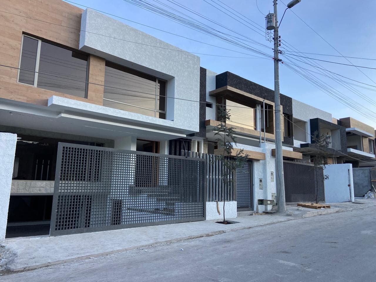 Casa en venta Challuabamba, área verde.sector Supermaxi - 1