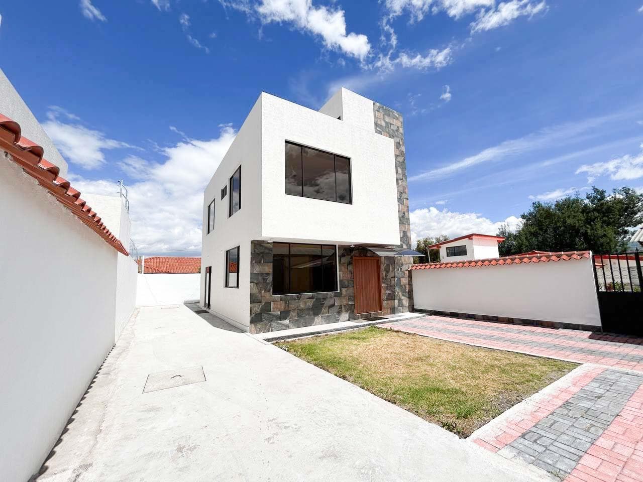 Venta de casa Sector Playa Chica - cerca de Av. San Juan de Dios - 1