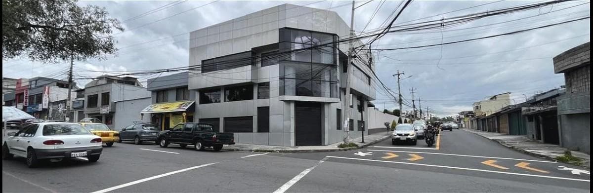 VENTA: Esquina Comercial Estratégica Casa Segura en la Kennedy - 1