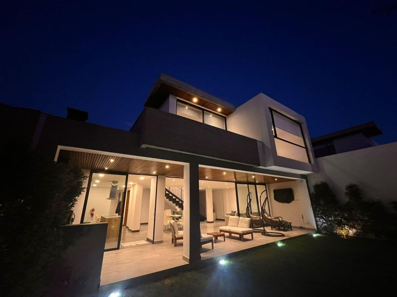 MV - PUEMBO - SECTOR ARRAYANES, EN VENTA CASA 3D 298 M2 UTILES - 1