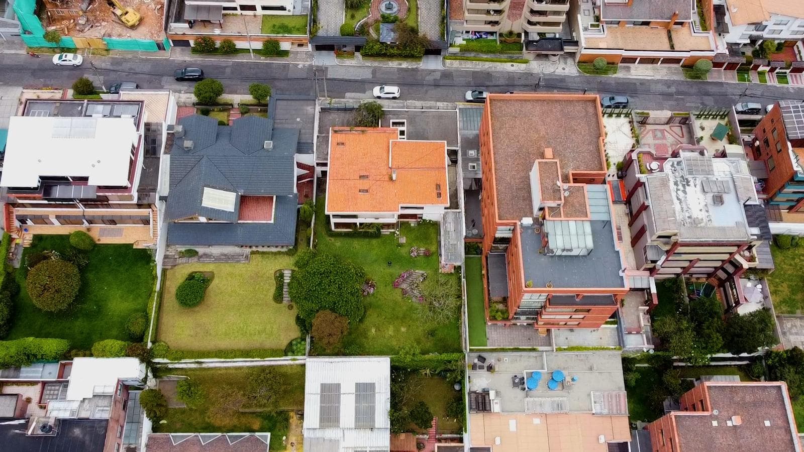 Terreno de Venta en el Quito Tenis Charles Darwin y Alcabalas - 1