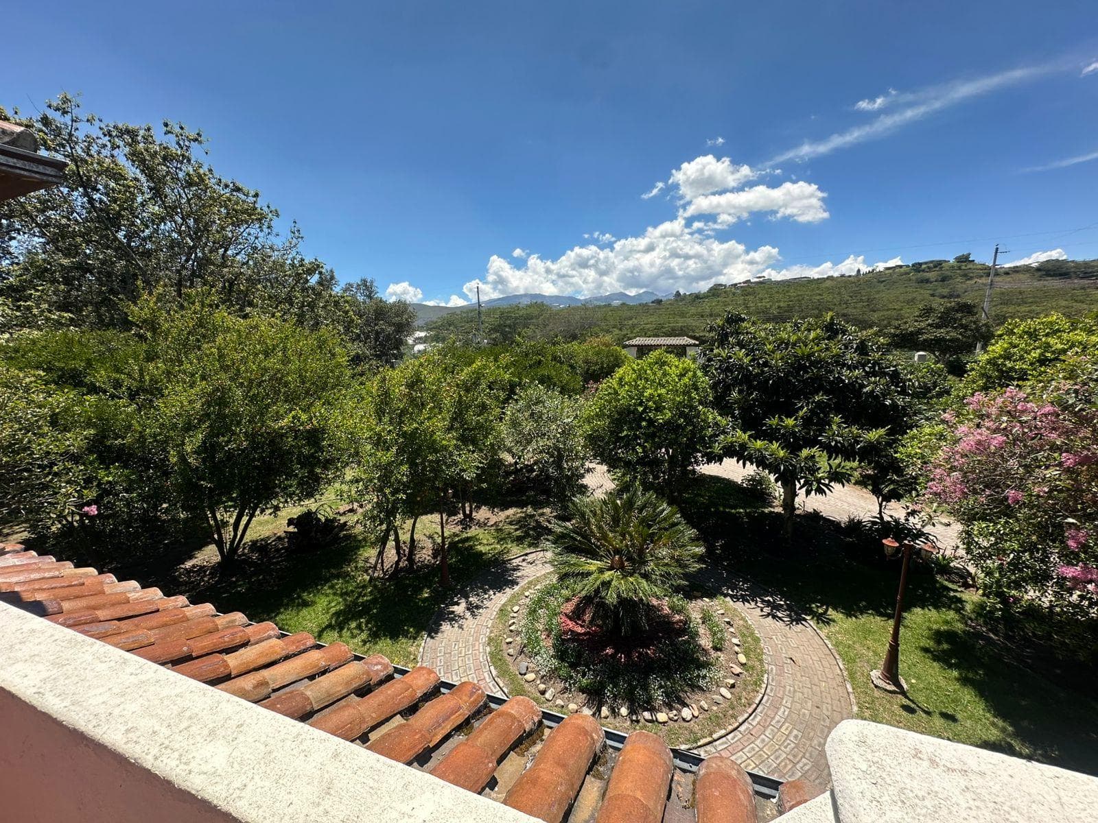 Quinta exclusiva en Guayllabamba con frutales y amplio terreno - 1