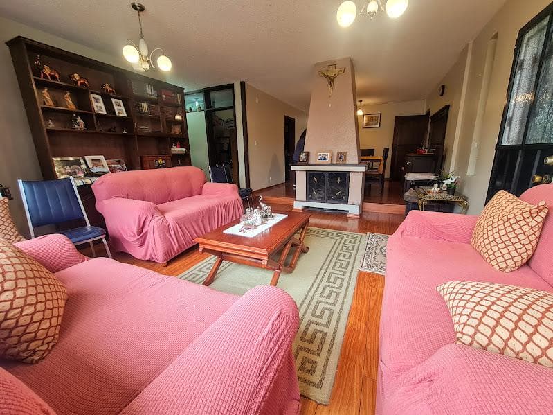 Venta Departamento en Camino del Sur, Chillogallo 151m2 habitables, 110 m2 abiertos - 1