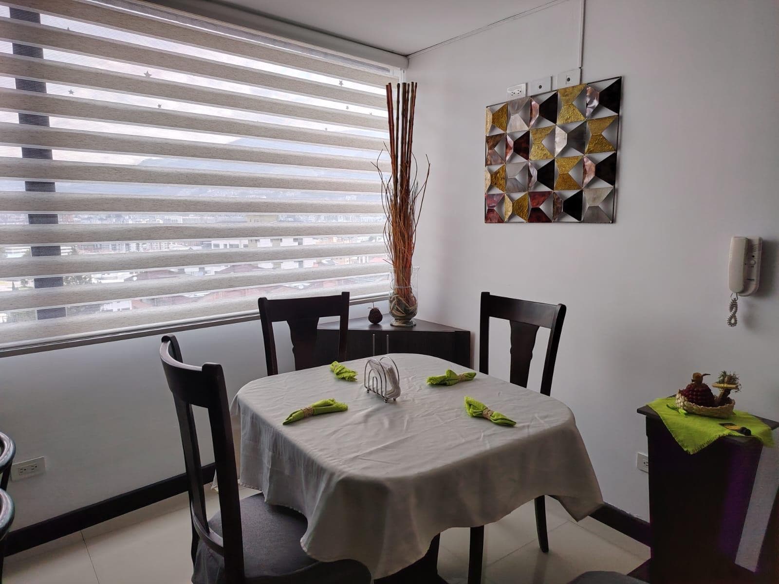 Arriendo suite en Amoblada en Eloy Alfaro - 1