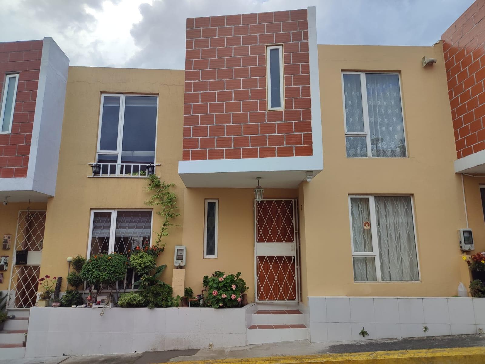 Casa en venta a una cuadra del parque del Tingo - 1