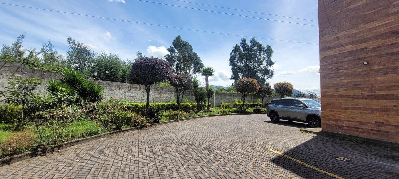 VENDO DEPARTAMENTO LEGARDA NORTE DE QUITO - 1