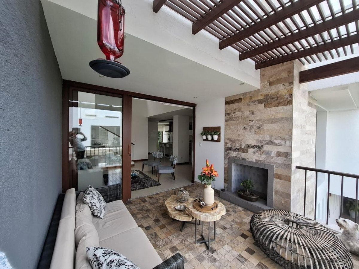 Super linda casa con 3 habitaciones 240 m² en Tumbaco - 1