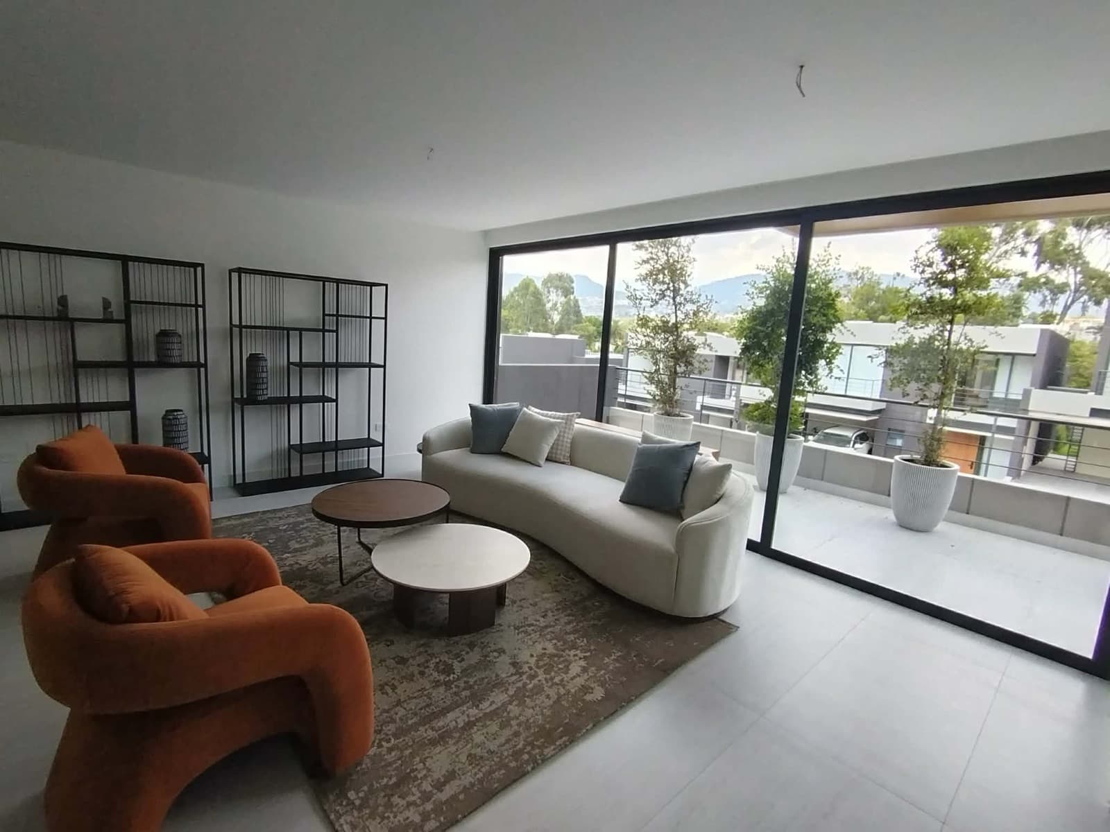 Venta casa en Urb La Viña, Cumbaya Tumbaco - 1