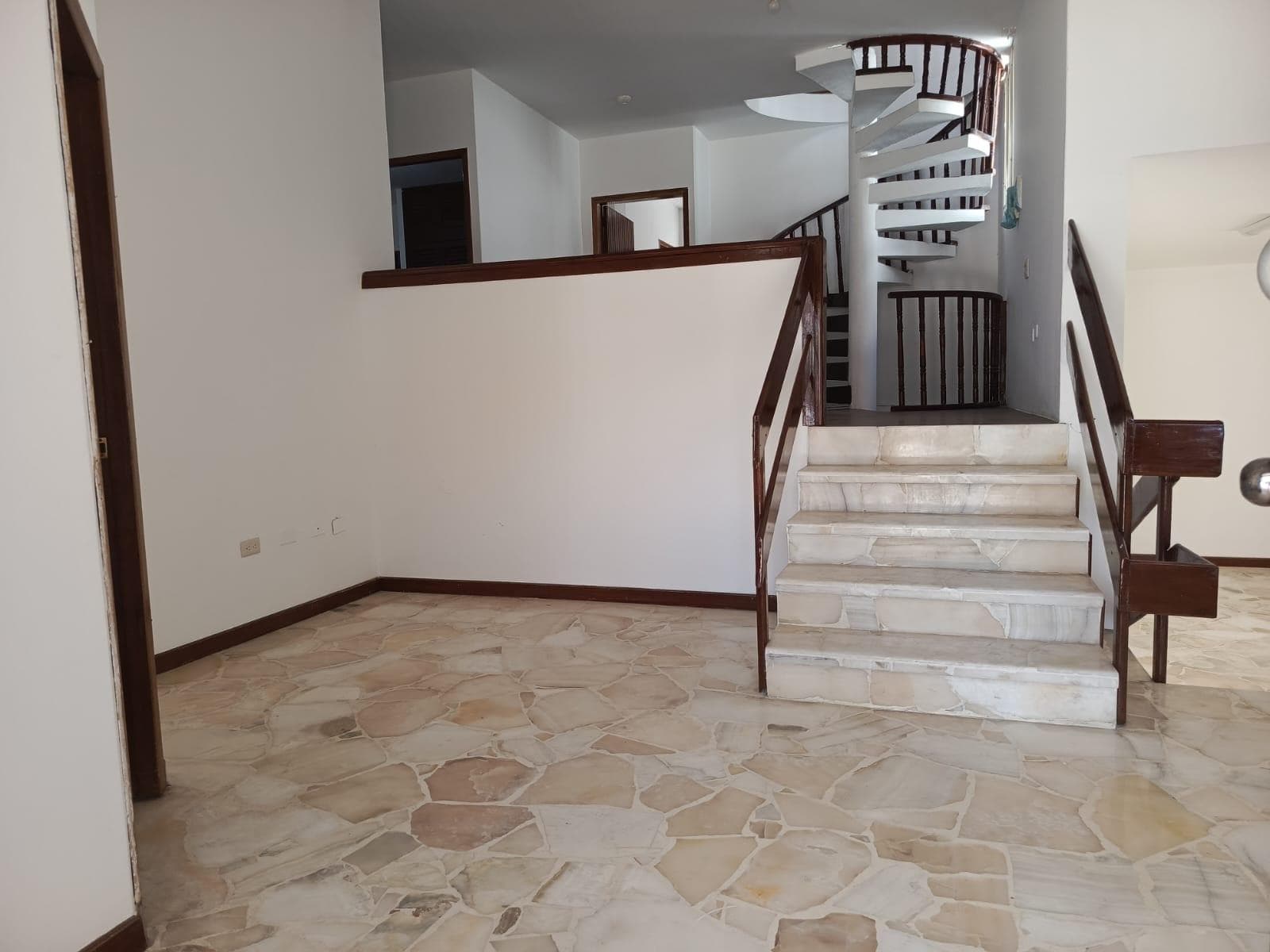 EN VENTA HERMOSA CASA EN MANTA SECTOR UMIÑA - 1