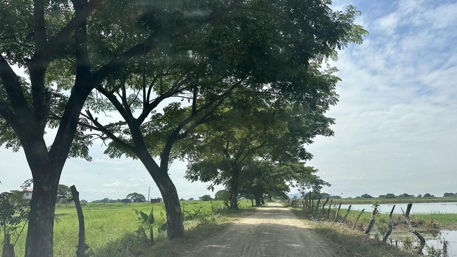 VENTA DE MACRO LOTE SECTOR LOS LOJAS - 1