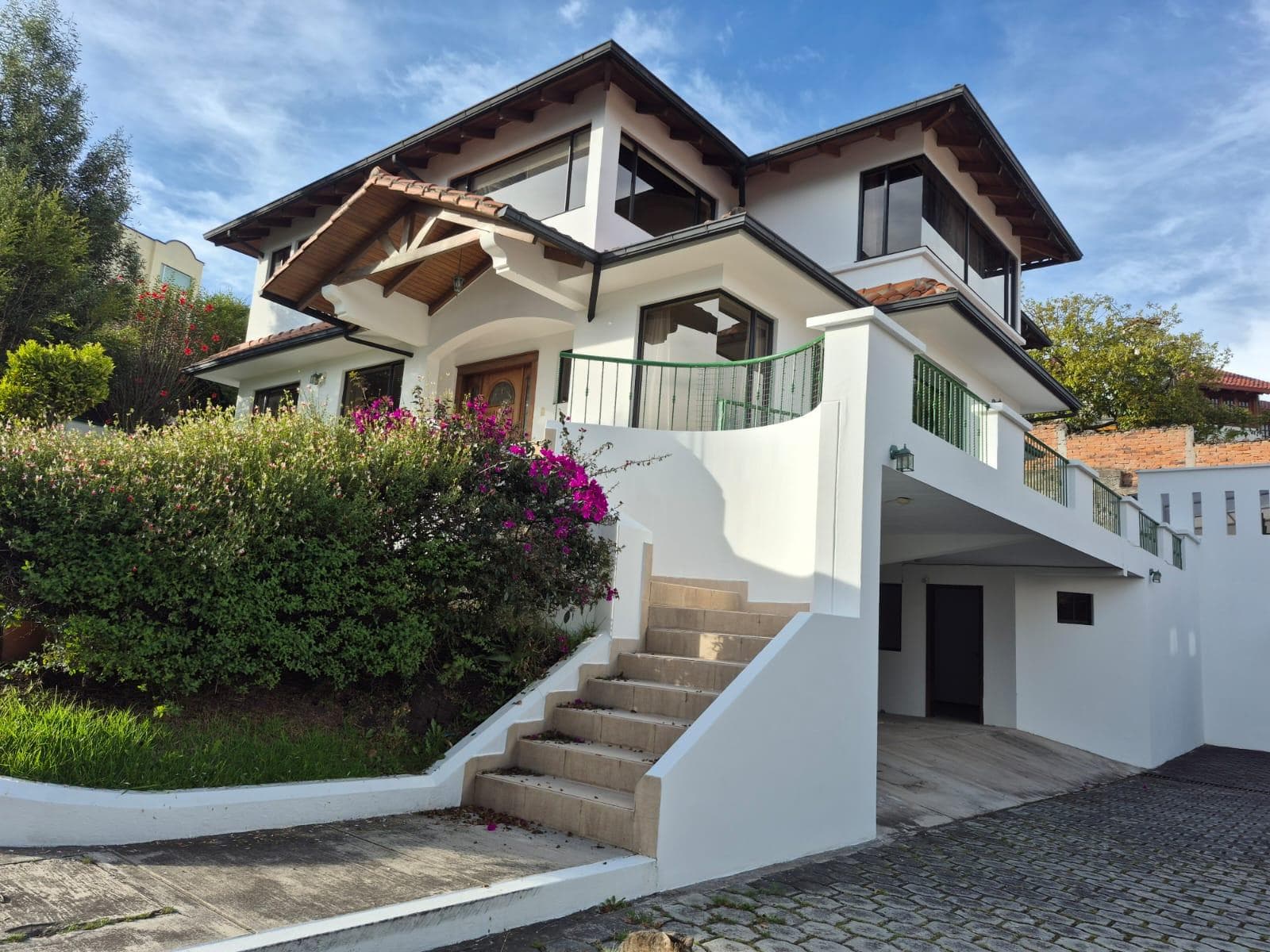Casa de renta en urbanización Campo Alegre - 1
