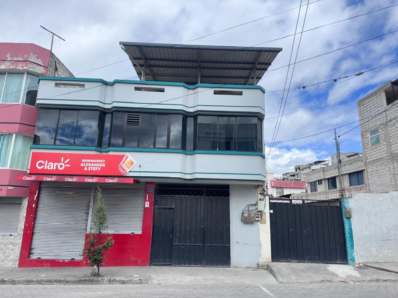 Casa de Venta Rentera en Ibarra Sector las Palmas - 1