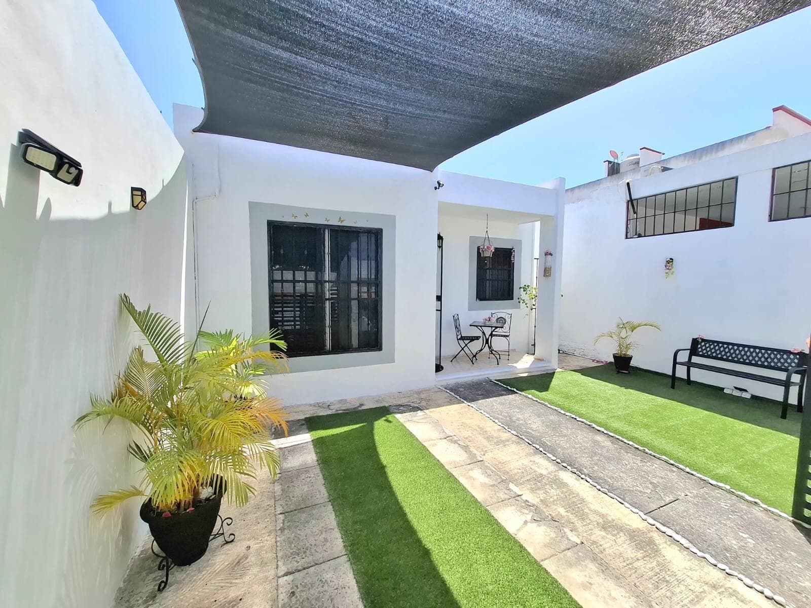 Casa en venta en Playa del Carmen Colonia Santa Fe. - 1