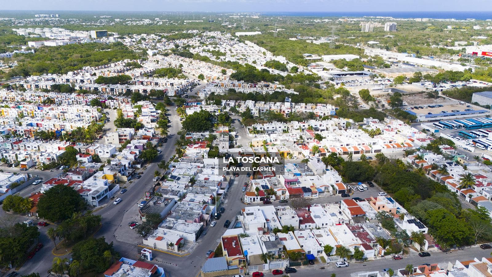 Casa de 3 Recámaras en Venta en Playa del Carmen | Una Planta | Amueblada | Excelente Precio en La Toscana - 1