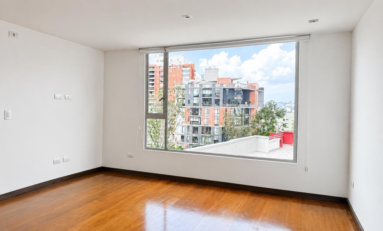 Rento Suite Vista Panorámica, 65m² Av. La Coruña y González Suarez - 1