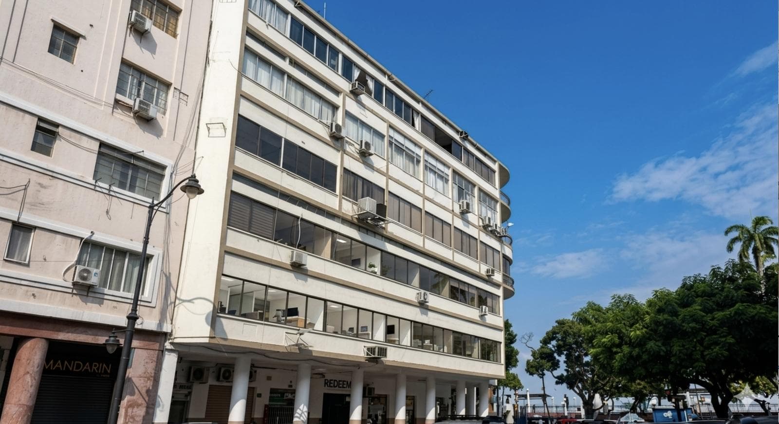 VENTA DE EDIFICIO RENTERO ESQUINERO, SECTOR MALECON - 1