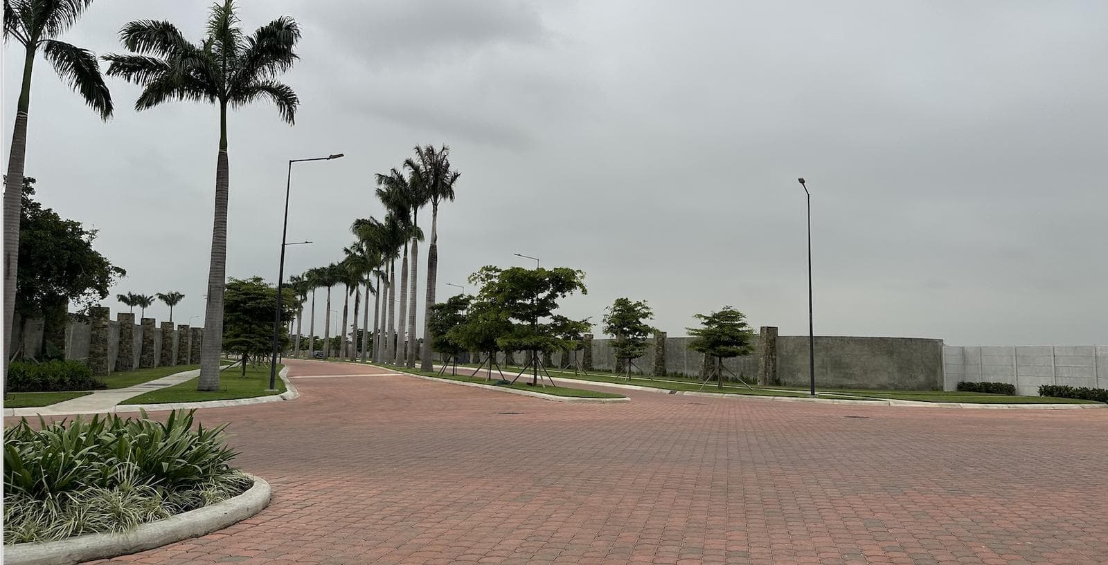 VENTA DE SOLAR MEDIANERO PUNTA BARRANCA 100 - 1