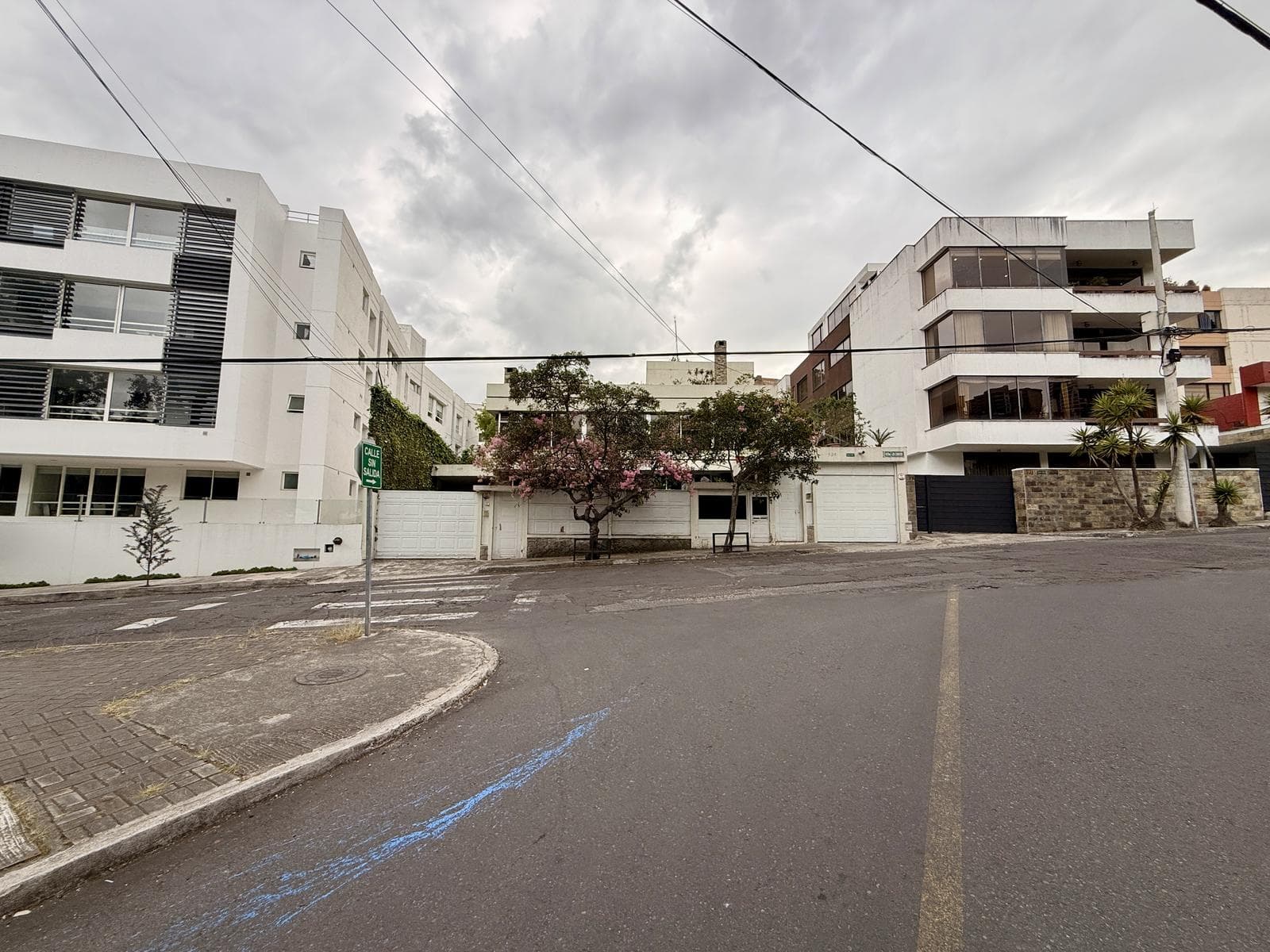 Terreno en Venta | 1.090 m² para Proyecto Habitacional de hasta 6 Pisos - Sector Quito Tenis - Quito - 1