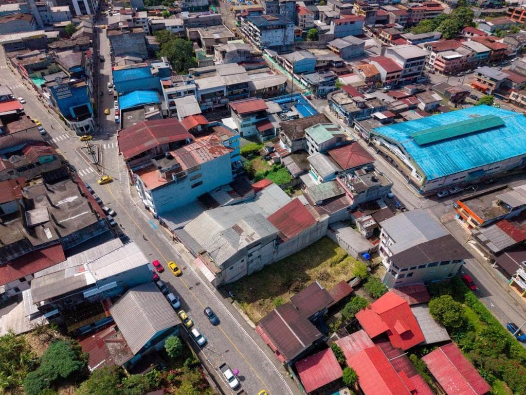 Terreno comercial en venta 618m2 en el centro del Puyo – Pastaza Ec. - 1