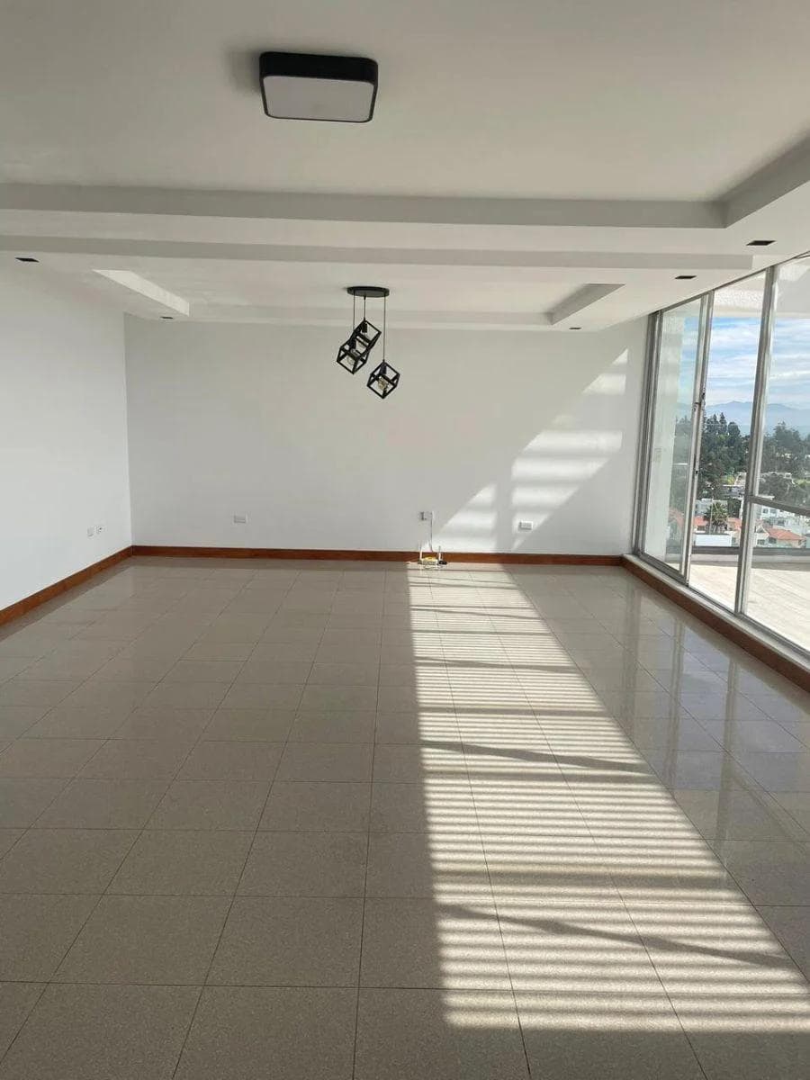 Vendo Amplio Departamento Remodelado 3 Habitaciones Urb Vista Grande - 1