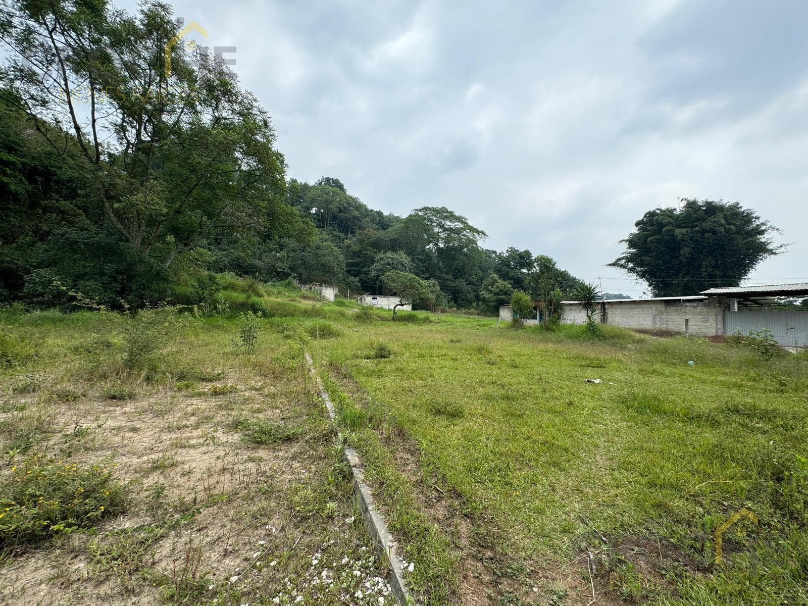 Terreno en venta en San Andrés Tlalnelhuayocan en fraccionamiento Bosque escondido de Tlalnelhuayocan - 1