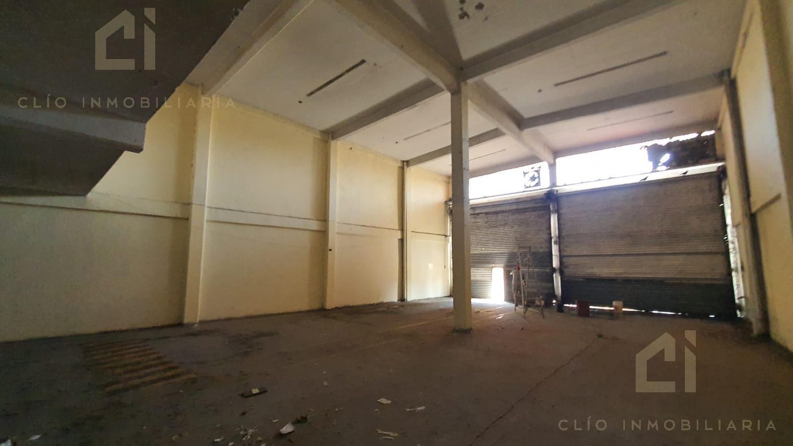 Bodega en renta, con céntrica ubicación, cuenta con mezzanine - 1