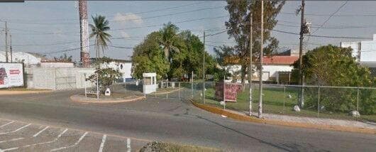 Bodega sobre avenida comercial en RENTA - 1