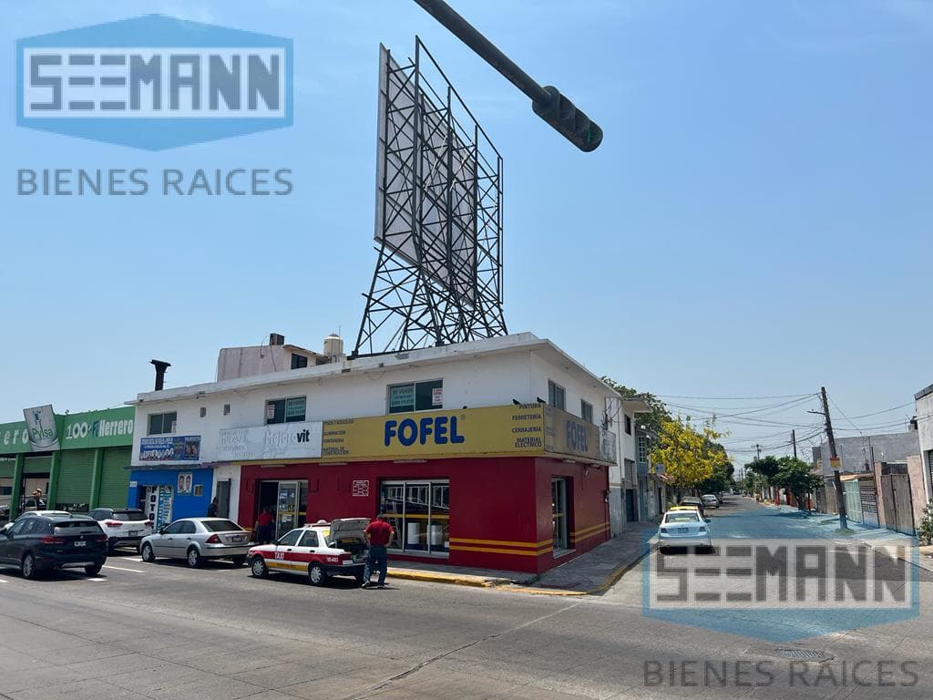 Local en Venta en Av. Rafael Cuervo, esquina con calle Costa del Sol No.126 Colonia Astilleros - 1
