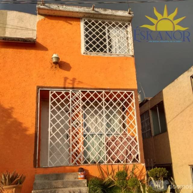 Hermosa casa de 2 pisos - 1