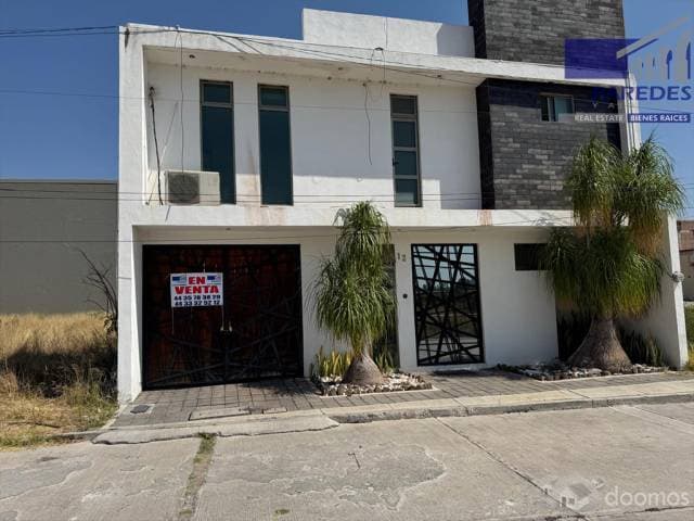 C115 Propiedad Bancaria en Venta de 4 Recámaras en Fracc Jardines del cerro grande, La Piedad Mich - 1
