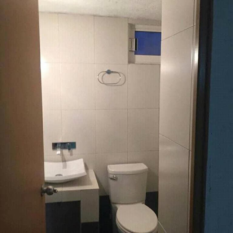 Rento ideal para oficina o escuela - 1