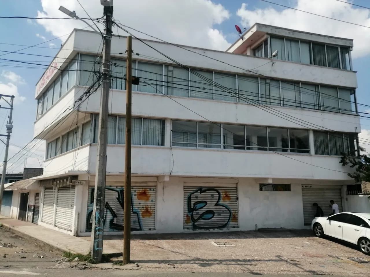 Edificio en zona Comercial - 1