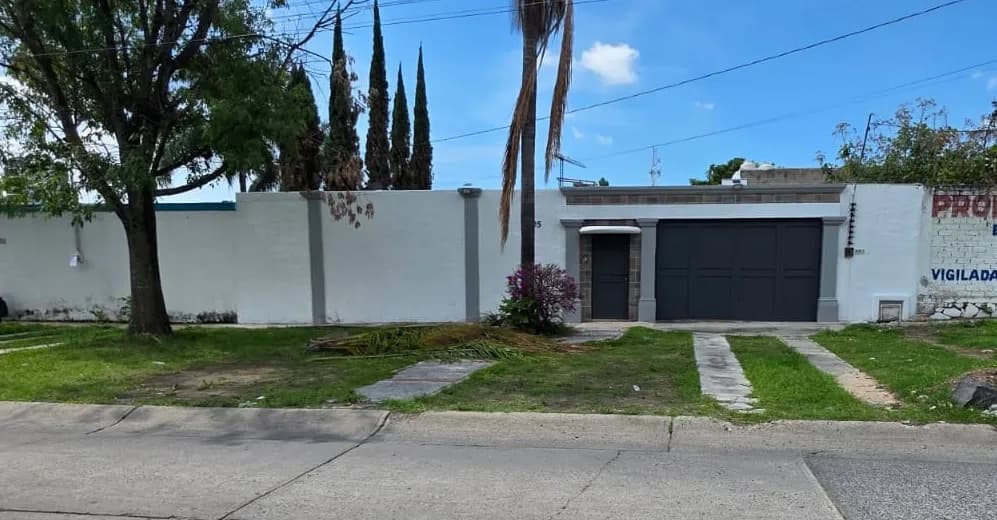 ARCOS DE GUADALUPE PROPIEDAD EN RENTA USO COMERCIAL - 1