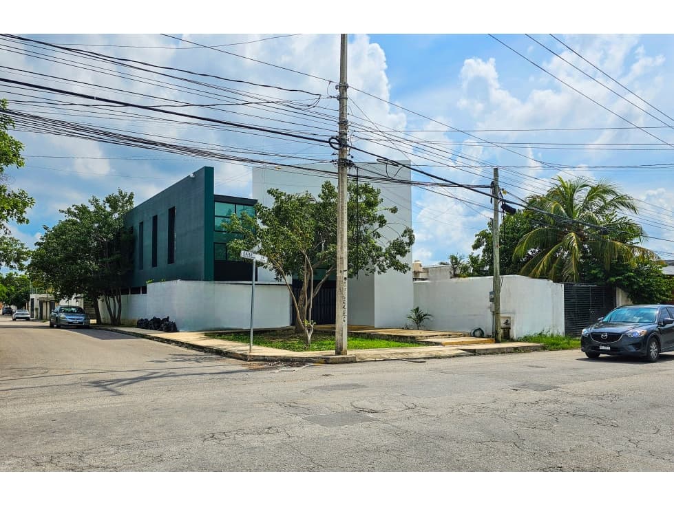 Edificio Corporativo en Renta Zona Altabrisa, Mérida - 1