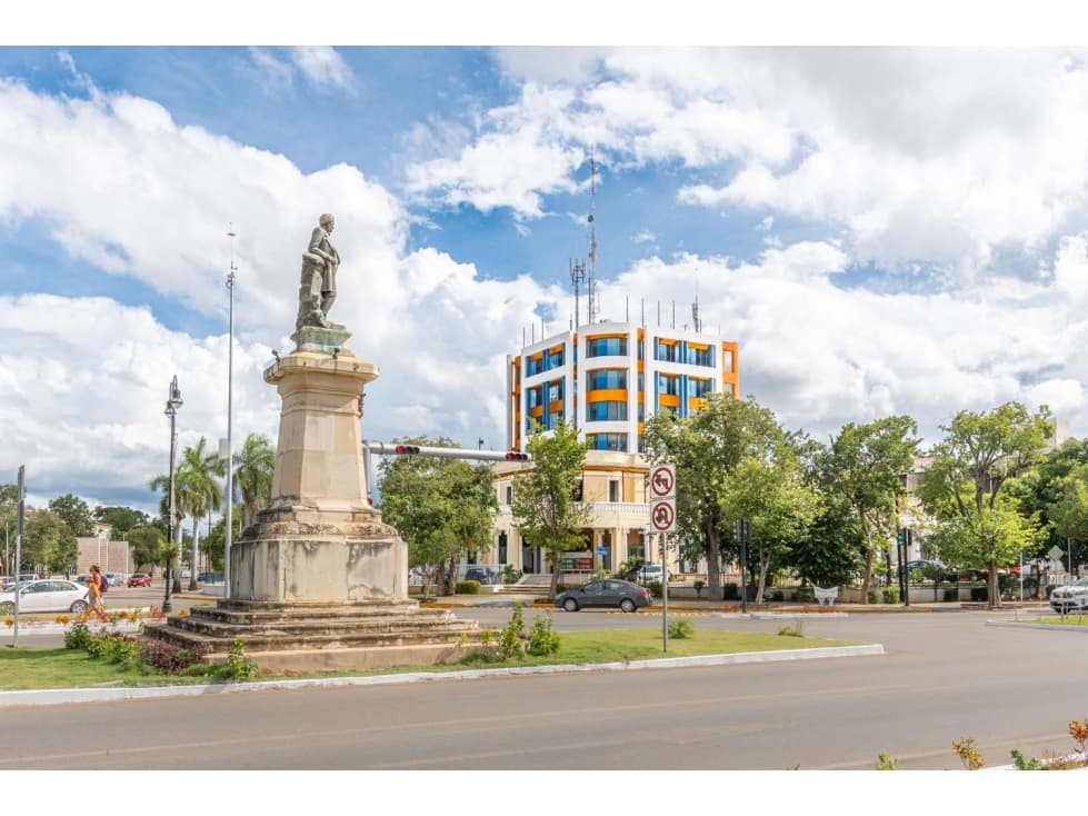 Paseo De Montejo Oficinas Renta Esquina Con Avenida Perez Ponce - 1