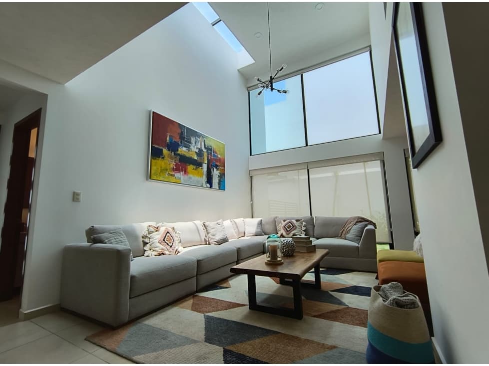 Venta de Casa con 4 Recamaras en San Mateo Atenco a 1 Calle de Metepec - 1