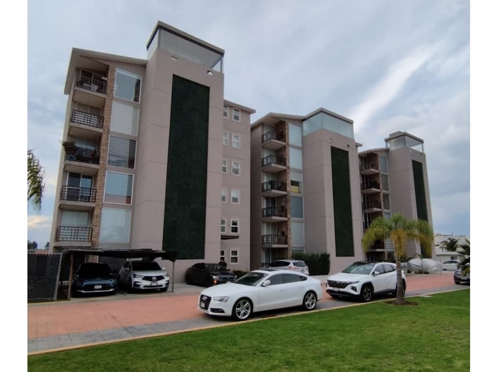 Venta de Departamento en planta baja de 3 amplias recamaras en Metepec - 1