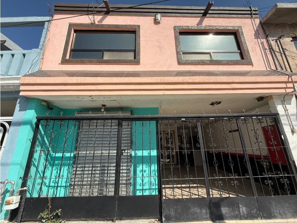 CASA EN VENTA EN CUMBRES DE SANTA CATARINA 4 RECAMARAS - 1