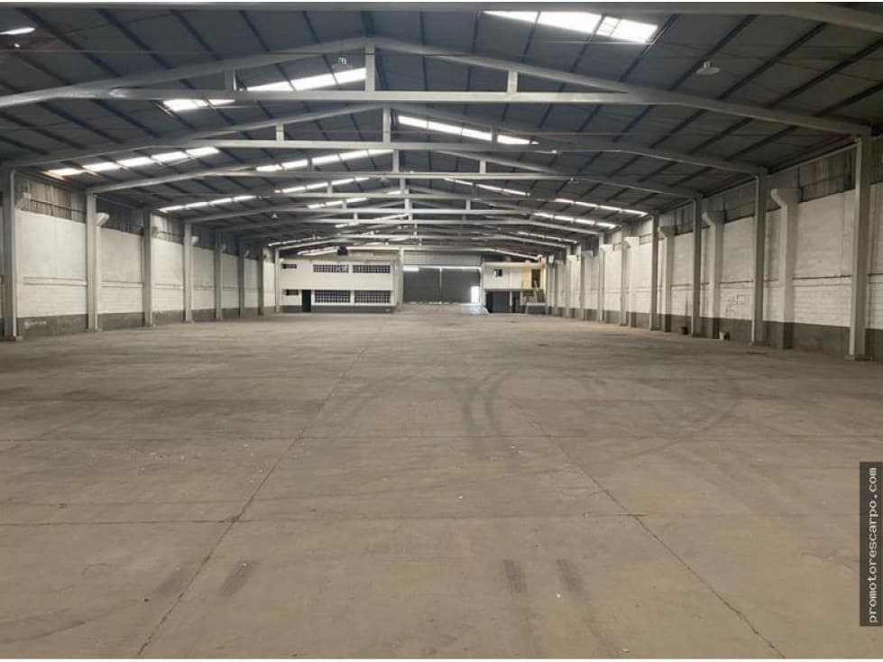RENTA NAVE TULTITLAN 2,550 m2 - 1