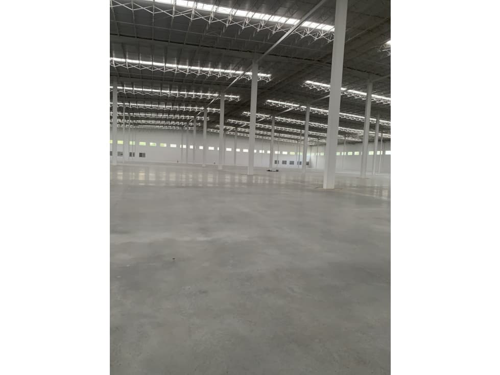 RENTA NAVE EN TLANEPANTLA 16,500 m2 - 1