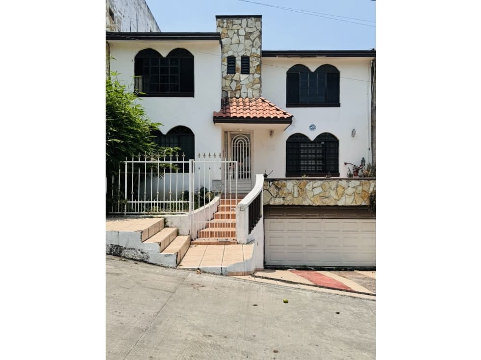CASA EN VENTA 3 NIVELES COL. UNIVERSIDAD PONIENTE - 1