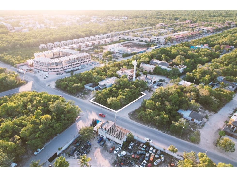 Venta de Terreno Av. La Selva en Tulum - 1