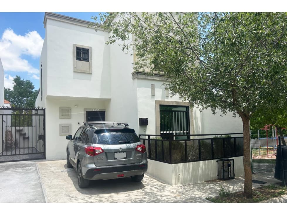 Casa amueblada en RENTA de dos niveles en Lomas del Sur RCR644009 - 1