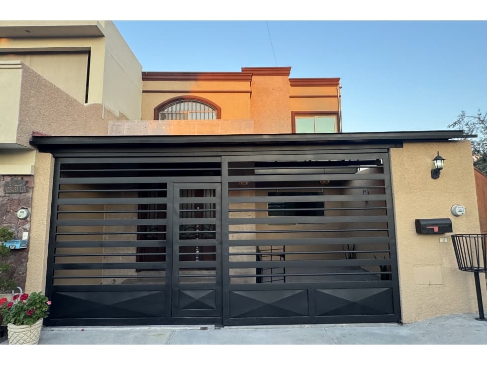 Casa en RENTA en Rincones de la Aurora RCR655228 - 1