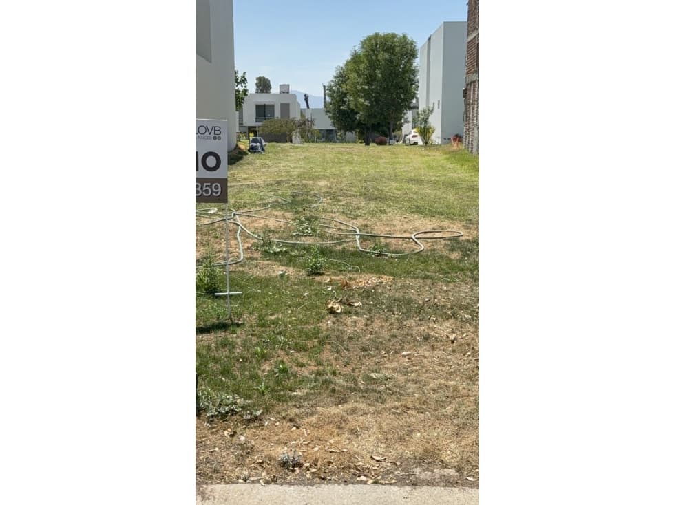 Venta de Terreno en Lagos del Bosque - 1